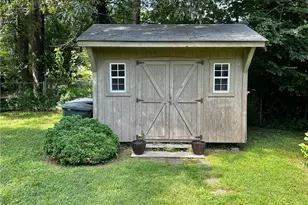 2408 Gracewood Ct, Greensboro, NC 27408 - Photo 37