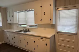 2242 E 1st St, Winston-Salem, NC 27101 - Photo 9