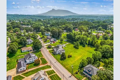 528 Main Street, Pilot Mountain, NC 27041 - Photo 5