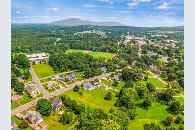 528 Main Street, Pilot Mountain, NC 27041 - Photo 7