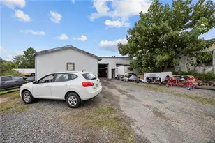 607 Main St, Pilot Mountain, NC 27041 - Photo 3