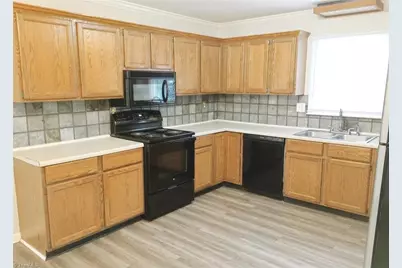 5025 Mereworth Court, Winston-Salem, NC 27104 - Photo 5