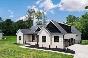 7618 Pemberley Dr, Oak Ridge, NC 27310 - Photo 3