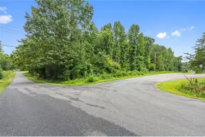 3601 Parnell Drive, Greensboro, NC 27405 - Photo 9