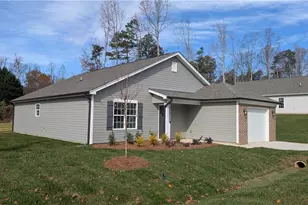 2612 Stone Gdn Dr, Walkertown, NC 27051 - Photo 19