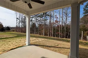 2624 Stone Gdn Dr, Walkertown, NC 27051 - Photo 15