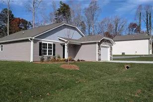 2624 Stone Gdn Dr, Walkertown, NC 27051 - Photo 17