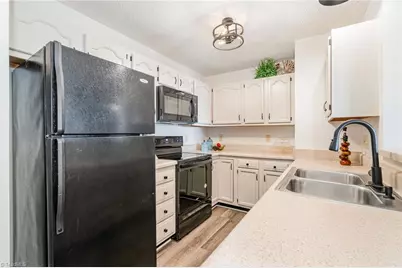 3624 Morris Farm Drive #2B, Greensboro, NC 27409 - Photo 7