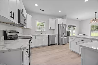 5305 Ridgefall Road, Greensboro, NC 27410 - Photo 7