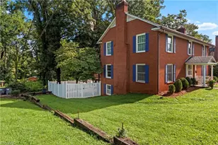 205 Hawthorne Rd, Elkin, NC 28621 - Photo 7