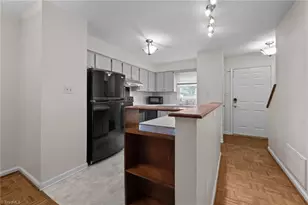 107 Weatherstone Dr, Chapel Hill, NC 27514 - Photo 13