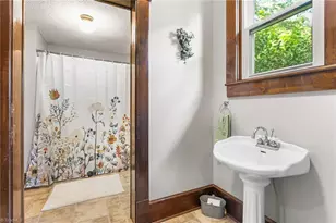 104 E Wilson St, Mebane, NC 27302 - Photo 21