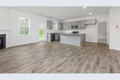 320 Lisa Lane, Winston-Salem, NC 27107 - Photo 7