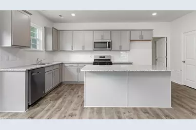 320 Lisa Lane, Winston-Salem, NC 27107 - Photo 9