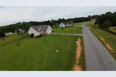 550 Honeysuckle Ridge, Asheboro, NC 27205 - Photo 7