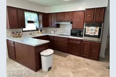 3160 Shaftesbury Lane, Winston-Salem, NC 27105 - Photo 3