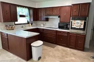 3160 Shaftesbury Ln, Winston-Salem, NC 27105 - Photo 3