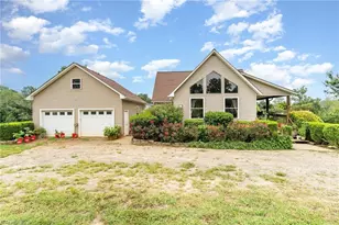 1739 Roaring Gap Rd, Thurmond, NC 28683 - Photo 3