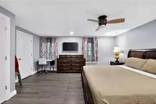 3406 Wilshire Dr, Greensboro, NC 27408 - Photo 11