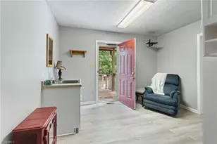 1111 Forest Ln, Thomasville, NC 27360 - Photo 9