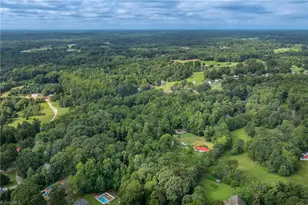 572 Alvis Ln, Winston-Salem, NC 27107 - Photo 9