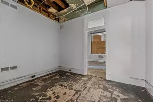 220 S Scales St, Reidsville, NC 27320 - Photo 31