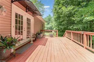 634 E Swannanoa Ave, Liberty, NC 27298 - Photo 15