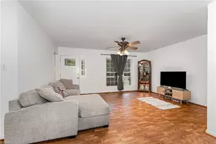 634 E Swannanoa Ave, Liberty, NC 27298 - Photo 23