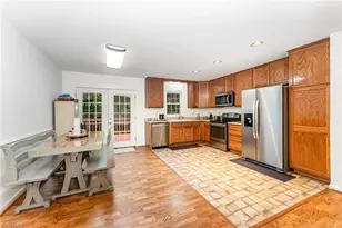 634 E Swannanoa Ave, Liberty, NC 27298 - Photo 11