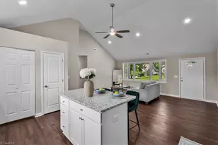 300 Willowbrook Dr, Thomasville, NC 27360 - Photo 11