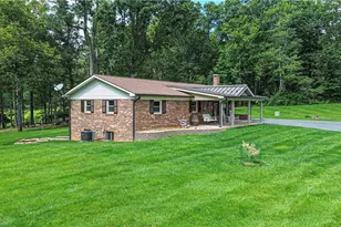 834 Pine Swamp Rd, Sparta, NC 28675 - Photo 3