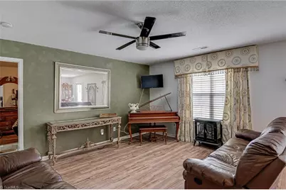 4095 Heather View Lane, Winston-Salem, NC 27127 - Photo 5