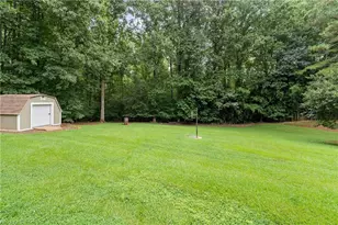6904 Campbell Rd, Pleasant Garden, NC 27313 - Photo 9