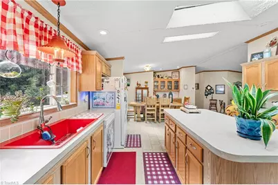 6904 Campbell Road, Pleasant Garden, NC 27313 - Photo 15