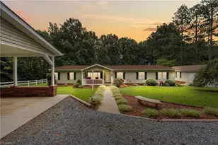 6904 Campbell Rd, Pleasant Garden, NC 27313 - Photo 5