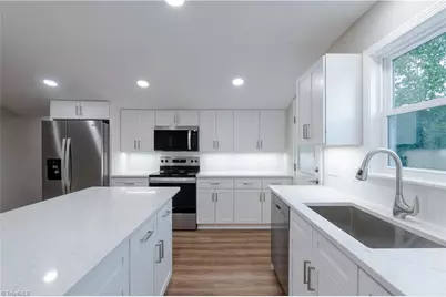 205 Key Street, Pilot Mountain, NC 27041 - Photo 9