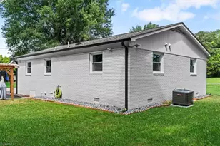 200 S New St, Liberty, NC 27298 - Photo 15