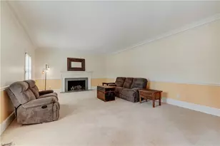 1006 Oakcrest Dr, Reidsville, NC 27320 - Photo 5