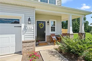 104 Red Maple Wy, King, NC 27021 - Photo 3