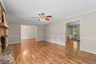 403 Edinburgh Dr, Burlington, NC 27215 - Photo 9