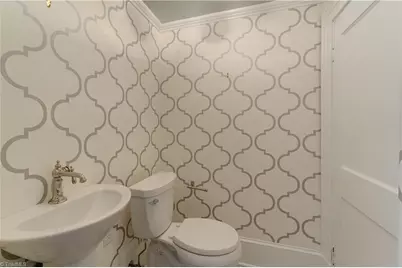 209 W Bessemer Avenue, Greensboro, NC 27401 - Photo 17