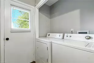 304 Roanoke St, Reidsville, NC 27360 - Photo 17