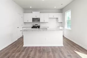 3018 Middle Creek Ln, Greensboro, NC 27405 - Photo 7