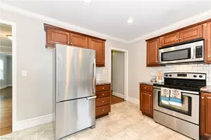 1127 W Northwood St, Greensboro, NC 27408 - Photo 11