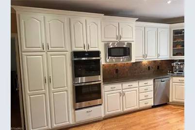 200 Manchester Place, Greensboro, NC 27410 - Photo 17