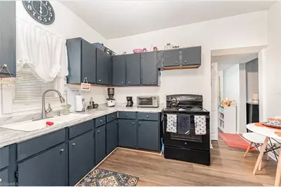 207 Harris Street, Thomasville, NC 27360 - Photo 7