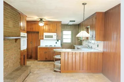 626 Willowbrook Lane, Winston-Salem, NC 27104 - Photo 7