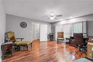 311 Pebble Dr, Thomasville, NC 27360 - Photo 9