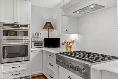 207 Hillcrest Drive, High Point, NC 27626 - Photo 9