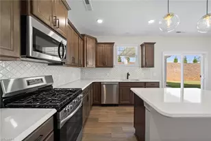 2389 Robbins Perch W Ct, Kernersville, NC 27284 - Photo 19